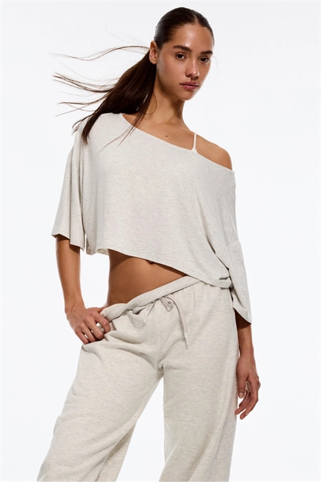 Футболка с асимметричным рукавом артикул 156237617