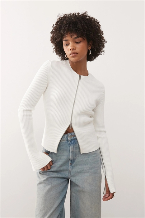 Приталенный кардиган на молнии с застежкой-молнией на рукаве артикул 152900365