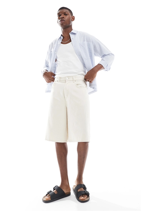 Длинные джинсовые шорты свободного кроя артикул 143314835