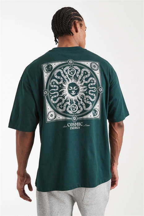 Футболка свободного кроя с изображением небесных тел артикул 154328155