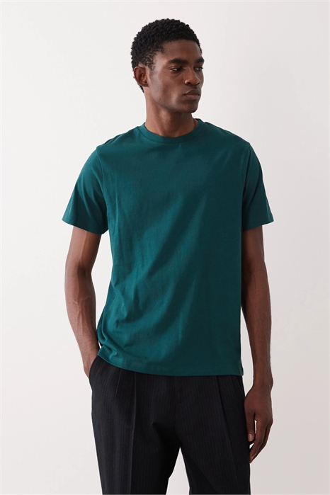 Футболка Essentials с прямым кроем артикул 153712359