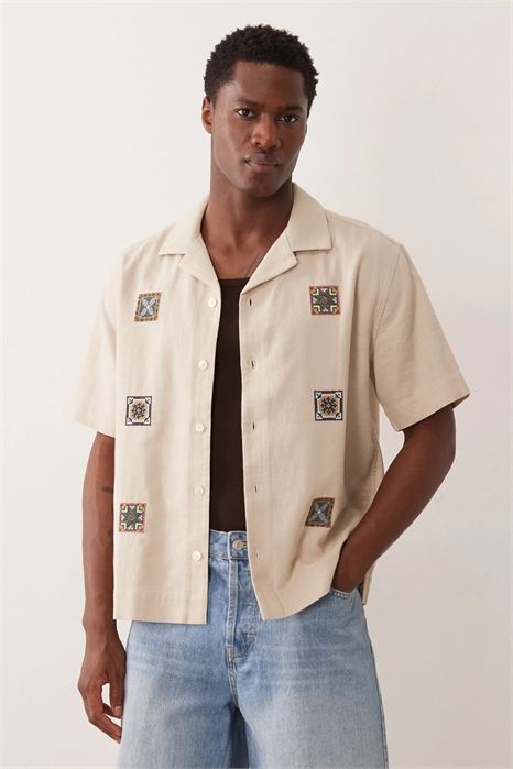 Трикотажная рубашка с коротким рукавом и декором в виде плитки артикул 155637513