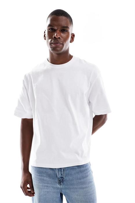 Укороченная футболка свободного кроя артикул 148852624