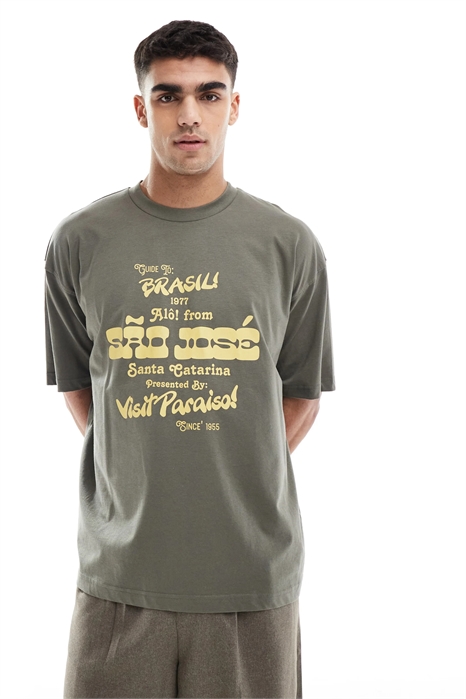 Футболка свободного кроя с принтом в виде города артикул 141525577