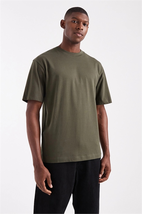 Футболка Essentials в стиле кэжуал артикул 151022119