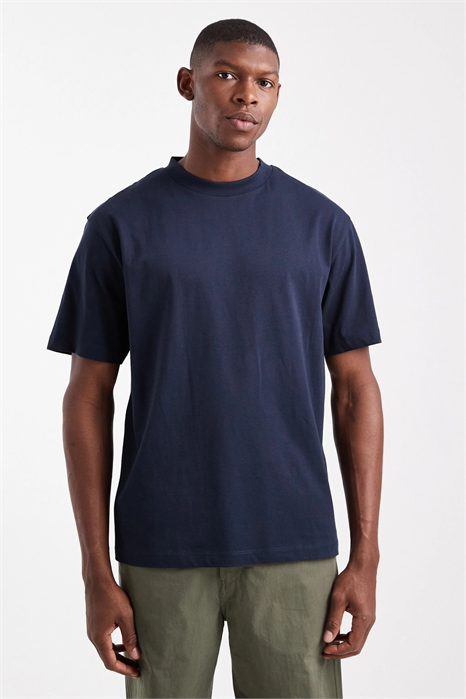 Футболка Essentials в стиле кэжуал артикул 149385465