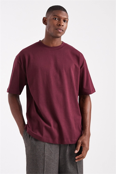 Объемная футболка свободного кроя артикул 151022117