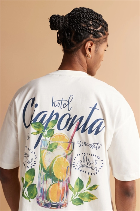 Футболка свободного кроя с ярким летним принтом артикул 142658031
