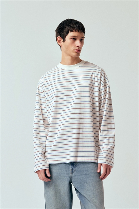 Футболка с длинным рукавом прямого кроя артикул 152236542