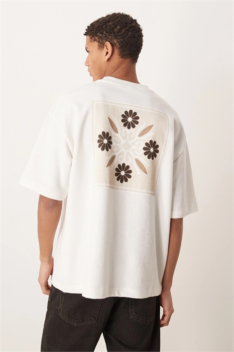 Футболка свободного кроя в стиле супер-хэвивейт с летним принтом артикул 152196538