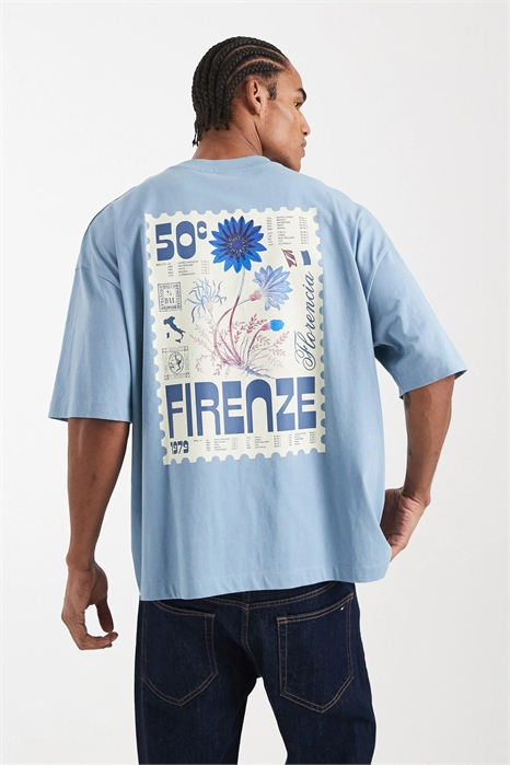 Футболка свободного кроя с принтом в виде штампа артикул 153756019