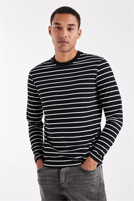 Футболка с длинным рукавом прямого кроя артикул 149423375