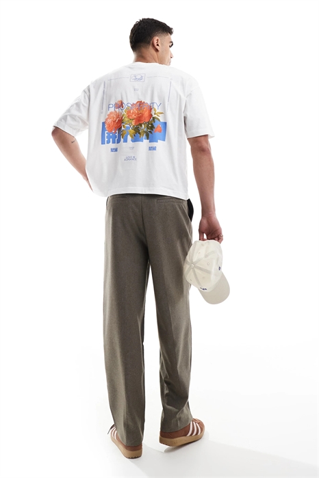 Объемная футболка прямого кроя с цветочным принтом артикул 141663112