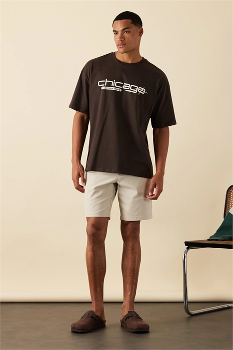 Футболка свободного кроя с принтом в виде города артикул 143055257