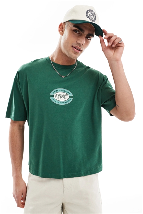 Объемная футболка прямого кроя с спортивным рисунком на груди артикул 141730919