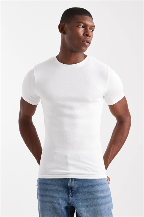 Футболка Essentials с облегающим кроем артикул 148291315