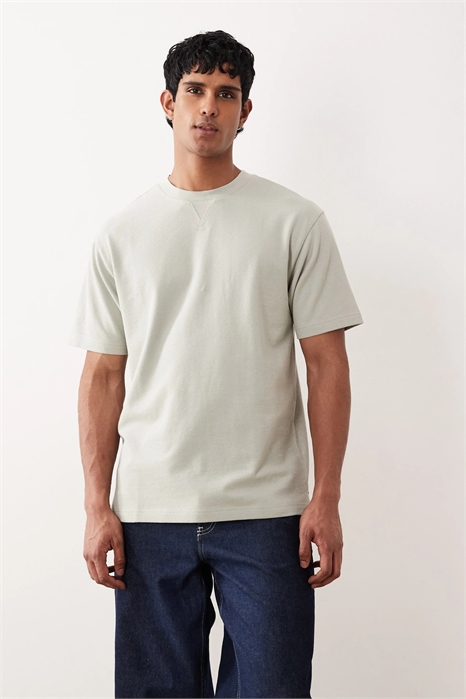 Футболка свободного кроя артикул 154150687