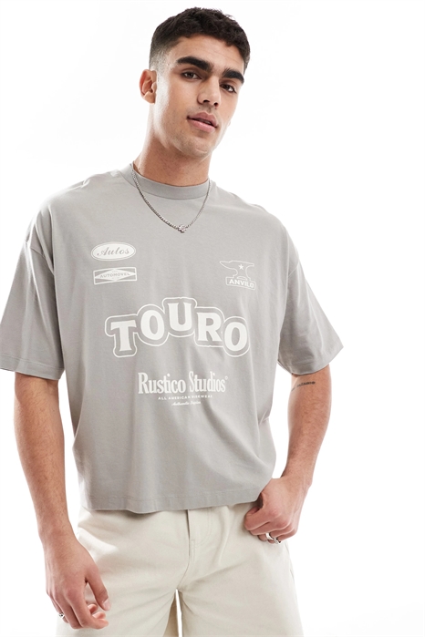 Объёмная футболка свободного кроя с текстовым принтом артикул 141219350