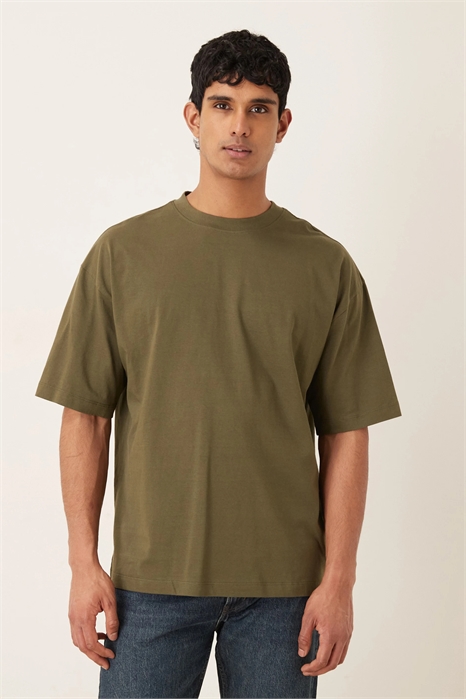 Футболка с круглым вырезом и свободным кроем от Essentials артикул 154691983