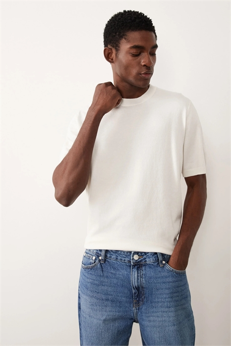 Удобная трикотажная футболка с круглым вырезом из смесовой хлопковой ткани артикул 154264007