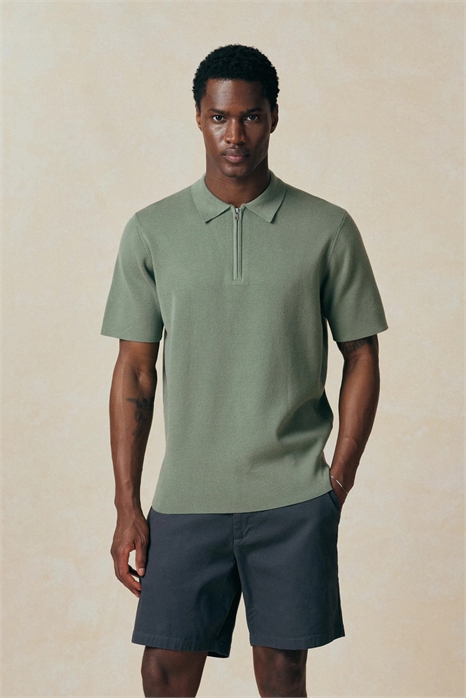 Полуформальная трикотажная рубашка-поло из смесовой хлопковой ткани на молнии артикул 154264177