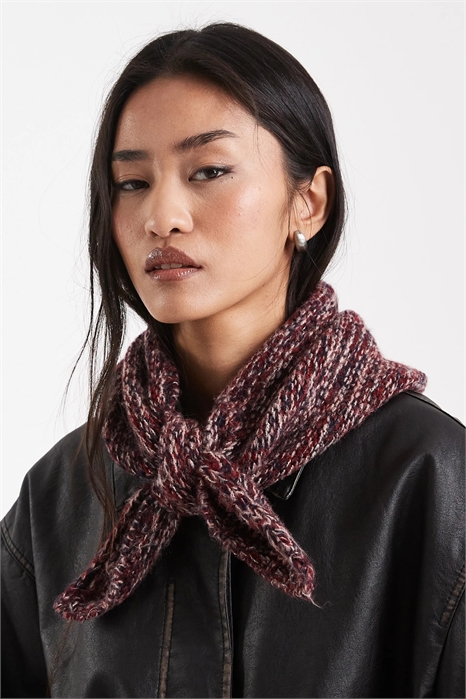 Треугольный шарф из пряжи, окрашенной смешанными красками артикул 153145964