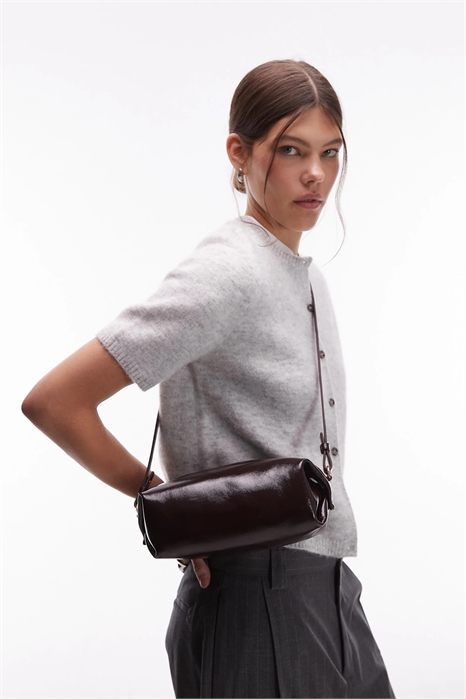 Небольшая квадратная сумка через плечо из мягкой кожи артикул 150524209