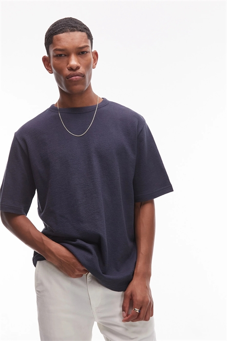 Оверсайз-футболка из плотного джерси с букле-текстурой и мягкой на ощупь поверхностью артикул 147470476