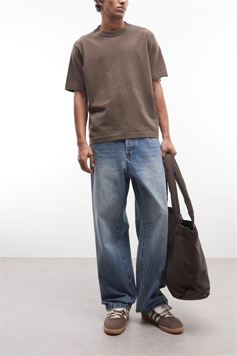 Классические джинсы свободного кроя в винтажном стиле артикул 154338864