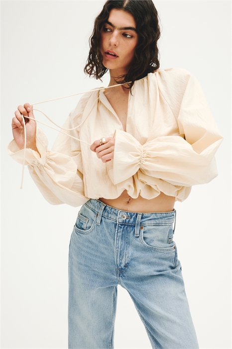 Джинсы с зауженными брючинами и высокой талией артикул 1331470002