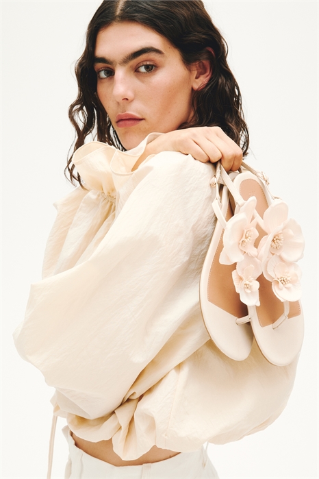 Сандалии на ремешках с аппликацией артикул 1332714001