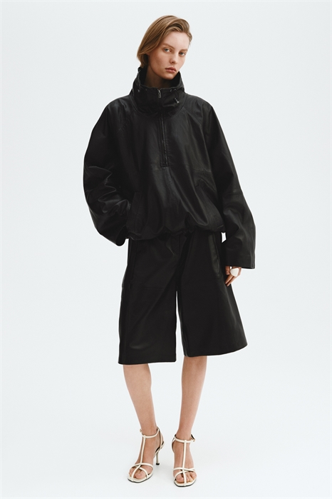 Кожаные бермуды артикул 1334193001