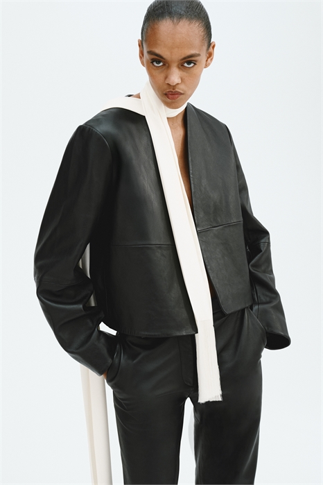 Шарф с бахромой артикул 1335615002