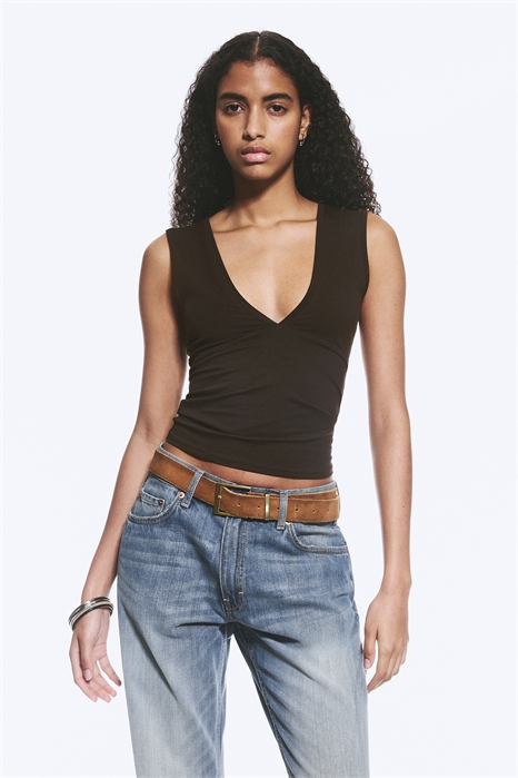 Приталенный топ без рукавов с V-образным вырезом артикул 1335939004