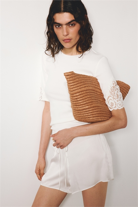 Топ с ребристой вставкой из кружева артикул 1336961001