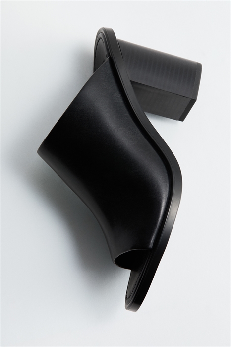 Сандалии на блочном каблуке артикул 1337021001