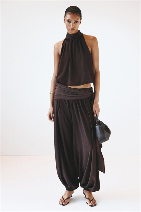 Топ с завязками на шее в стиле «бабл» артикул 1342773001