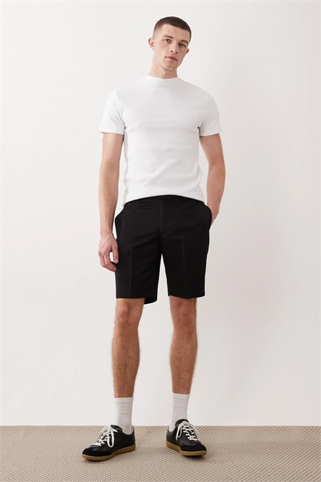 Стильные облегающие шорты артикул 152231890