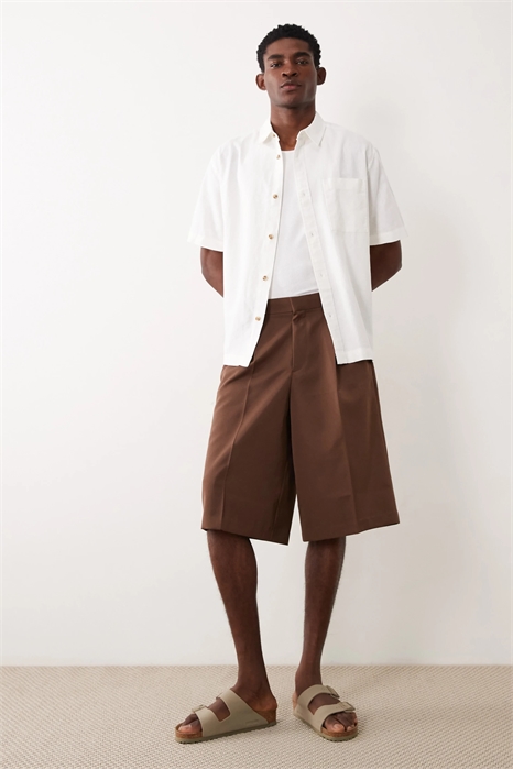 Стильные бермуды свободного кроя с плиссировкой артикул 152003565