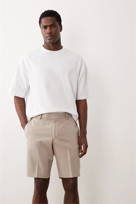 Стильные облегающие шорты артикул 152231899