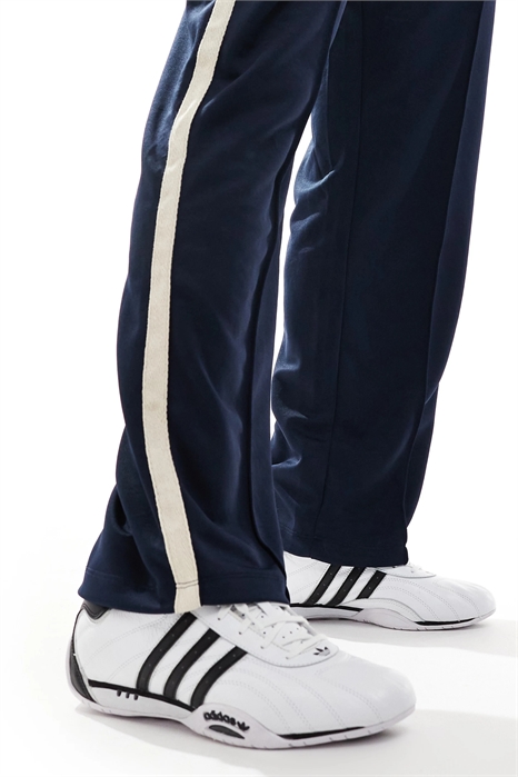 Низкие кроссовки Adracer артикул 139874612