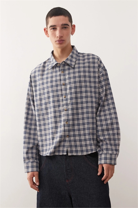 Короткая рубашка прямого кроя артикул 152121257