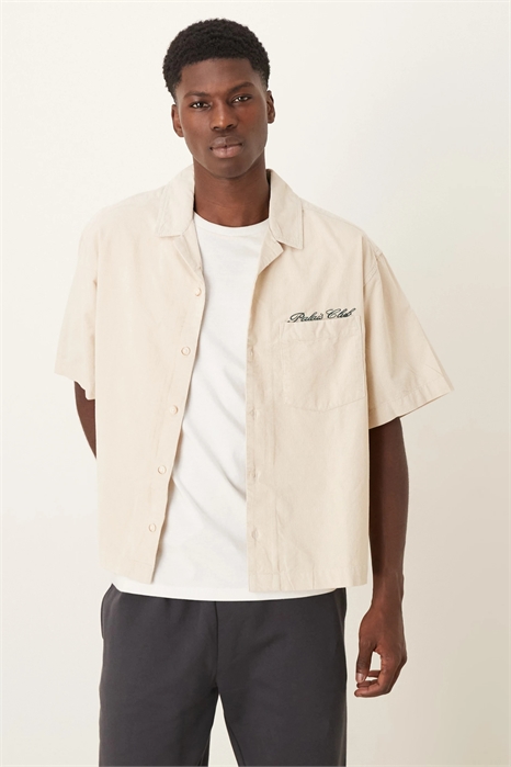 Рубашка свободного кроя с вышивкой на груди артикул 143355592