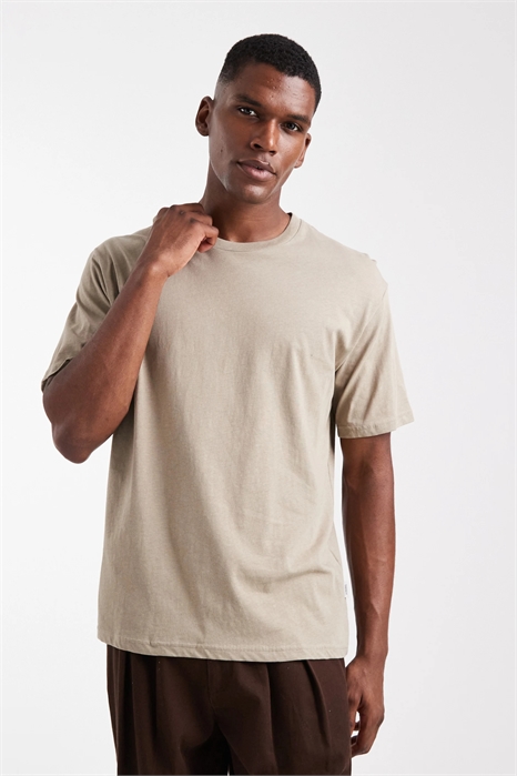 Футболка свободного кроя артикул 148304427