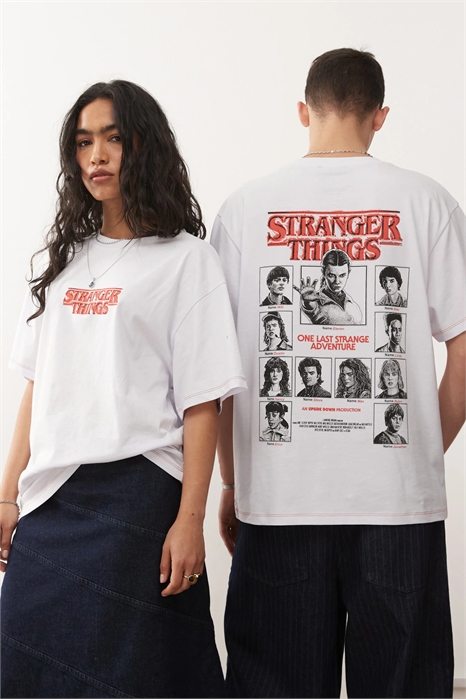 X Унисекс-футболка оверсайз «Очень странные дела» с принтом персонажа на спине артикул 151781866