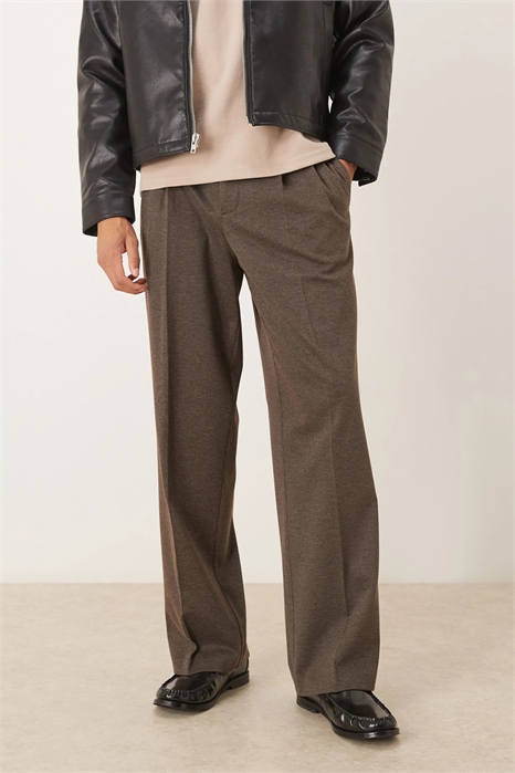 Стильные брюки с широкими брючинами и складками артикул 149033215