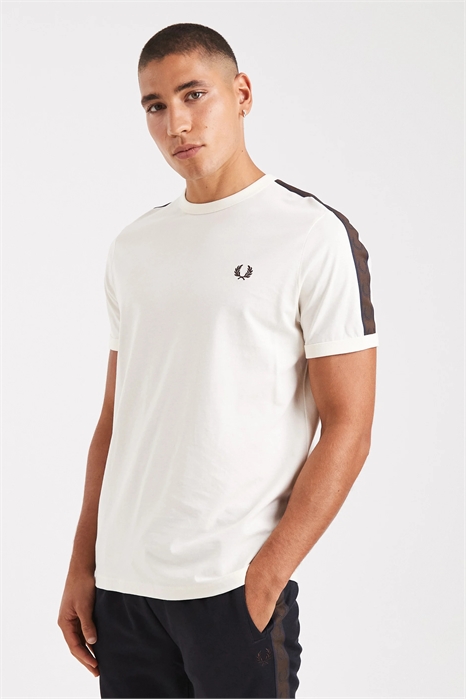 Футболка с контрастной тесьмой по горловине артикул 151968460