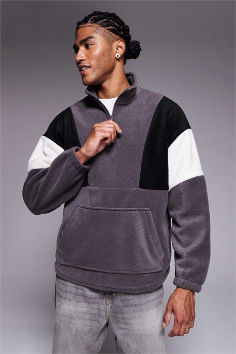 Свободная флисовая толстовка с воротником-воронкой и цветовыми вставками артикул 146925231
