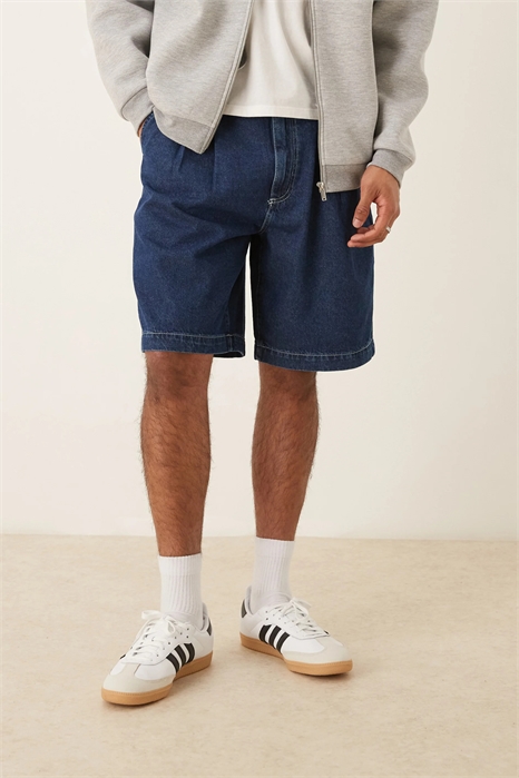 Шорты средней длины из джинсовой ткани широкого кроя со складками артикул 144912569