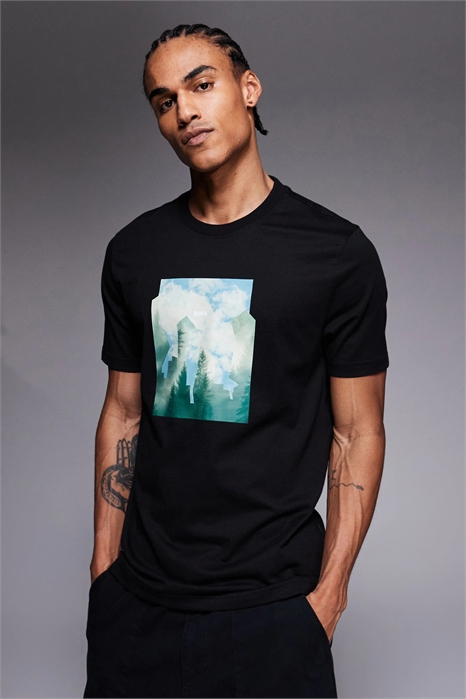 Футболка с принтом на груди артикул 153724787